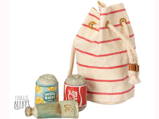 SET DE PLAGE POUR SOURIS MAILEG – SAC, CRÈME SOLAIRE ET BOISSONS