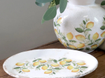 PLAT AVEC CITRONS ET FLEURS