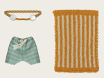 TENUE DE PLAGE POUR GRANDE SOURIS MAILEG – MAILLOT DE BAIN, LUNETTES ET SERVIETTE