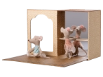 STUDIO DE DANSE AVEC PETITE SŒUR ET PETIT FRÈRE SOURIS