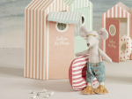 GRAND FRÈRE SOURIS AVEC CABINE DE PLAGE - MAILEG