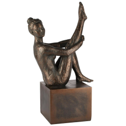 DAME DÉCORATIVE ASSISE SUR SOCLE - SCULPTURE EFFET BRONZE